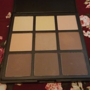 Morphe 9C Contour and Highlighting Palette.